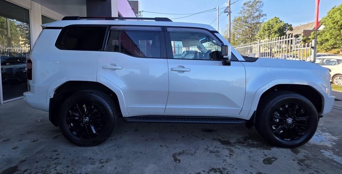 2025 Toyota Landcruiser Prado VX