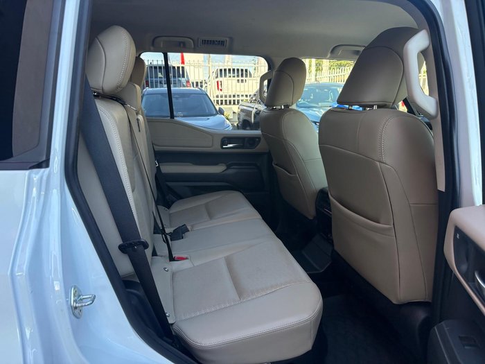 2025 Toyota Landcruiser Prado VX