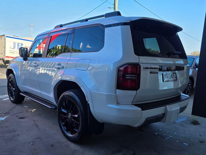 2025 Toyota Landcruiser Prado VX