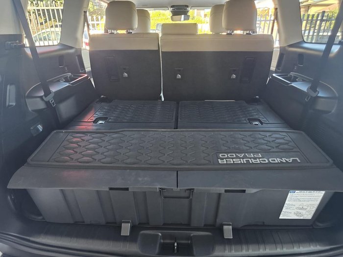 2025 Toyota Landcruiser Prado VX
