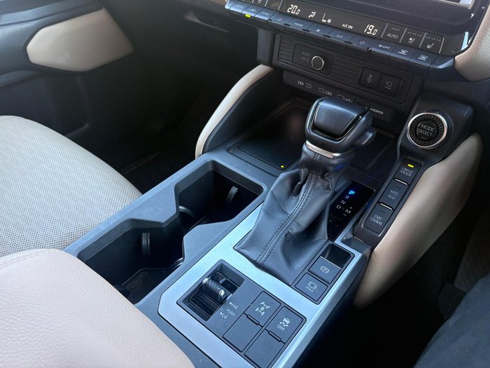 2025 Toyota Landcruiser Prado VX