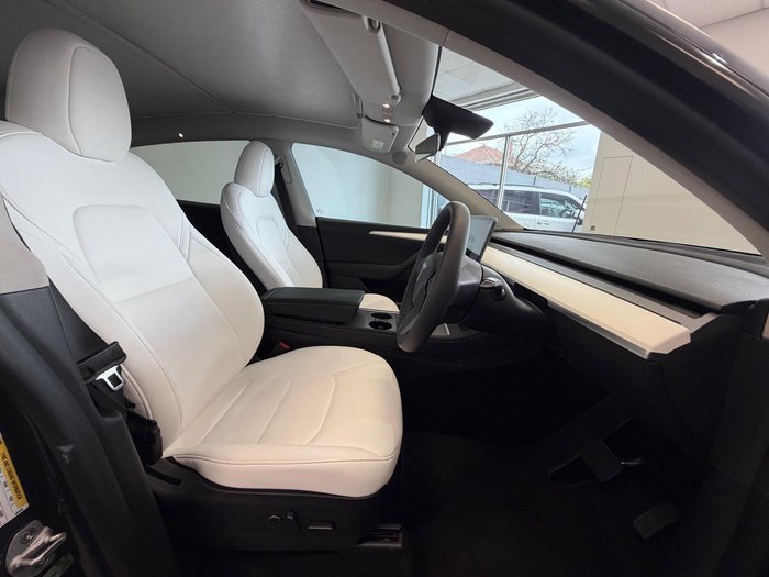 2023 Tesla Model Y Rear-Wheel Drive