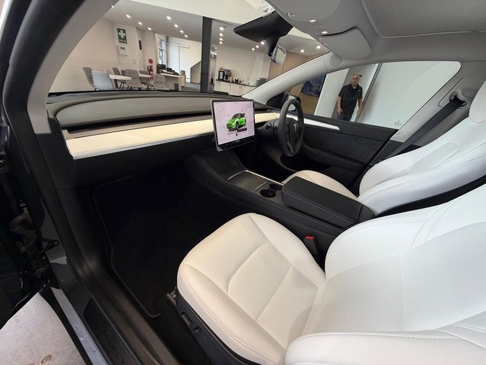 2023 Tesla Model Y Rear-Wheel Drive
