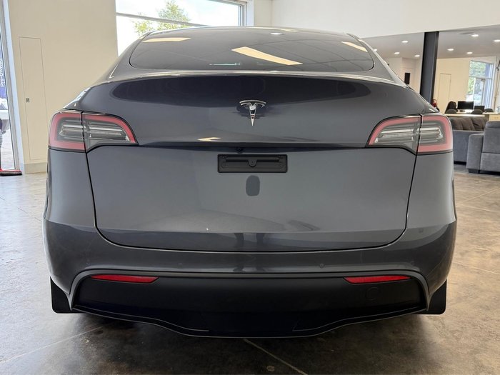 2023 Tesla Model Y Rear-Wheel Drive