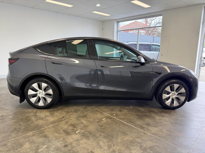 2023 Tesla Model Y Rear-Wheel Drive