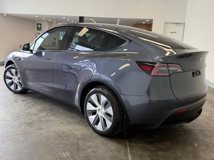 2023 Tesla Model Y Rear-Wheel Drive