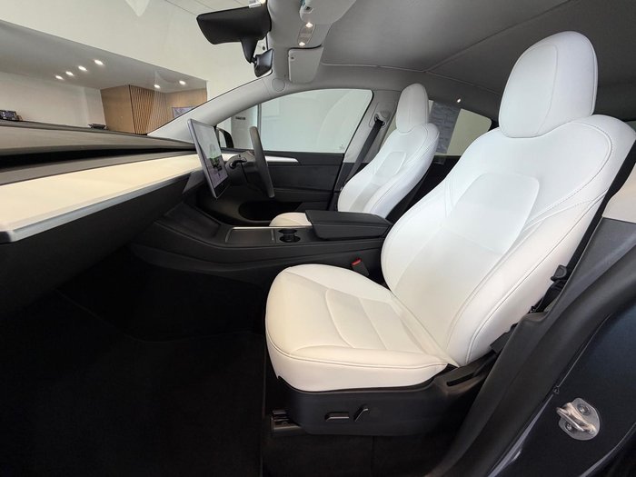 2023 Tesla Model Y Rear-Wheel Drive