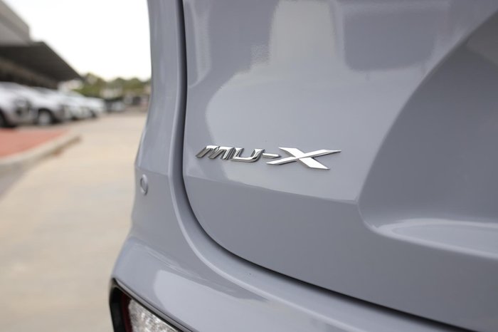 2026 Isuzu MU-X X-TERRAIN