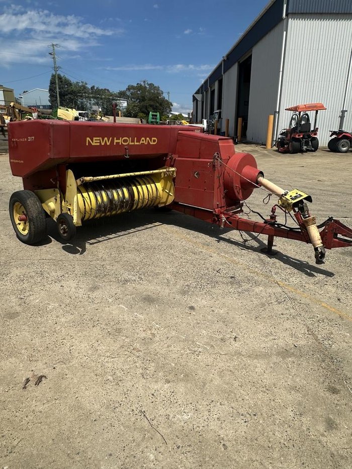 New Holland Hayliner 317