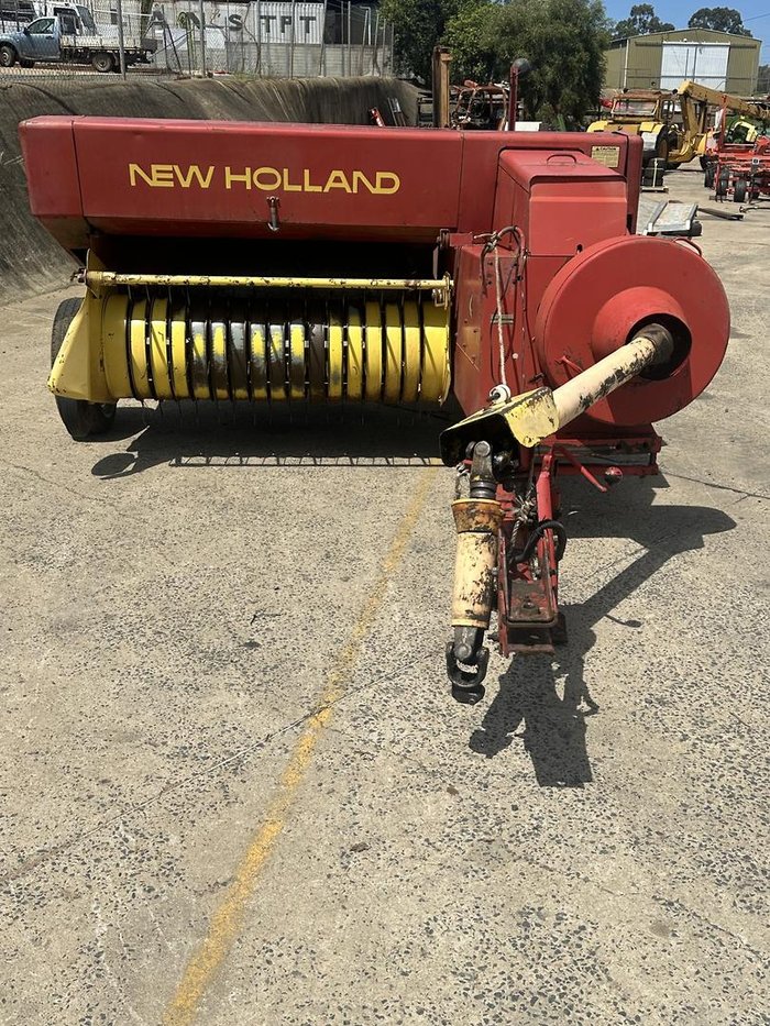 New Holland Hayliner 317
