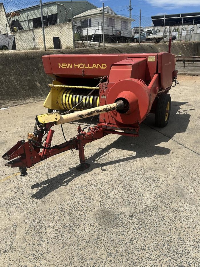 New Holland Hayliner 317