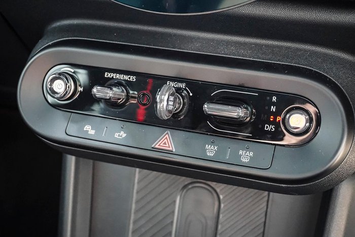 2025 MINI Cooper JCW Favoured