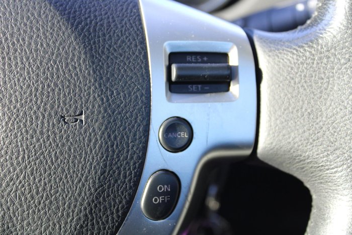 2013 Nissan Dualis ST