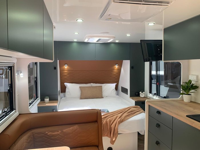 2026 Vivid Caravans Explorer 20ft Cafe Dinette