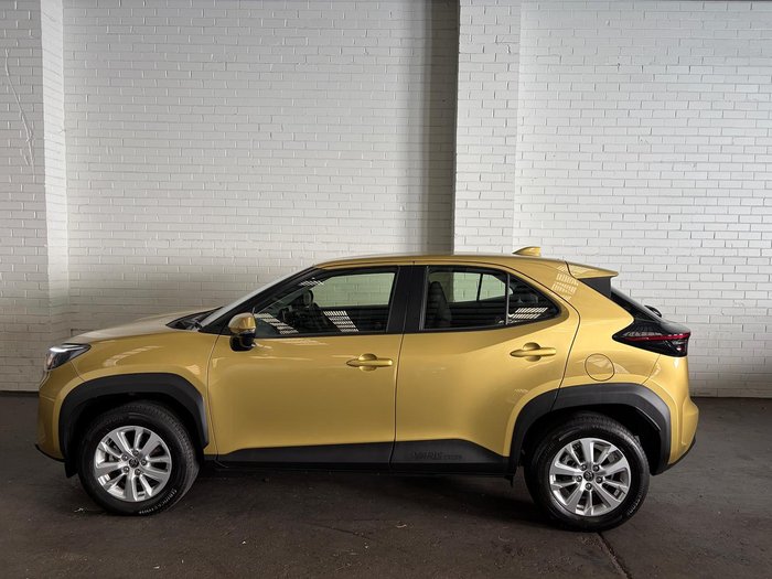 2023 Toyota Yaris Cross GX MXPB10R Tuscan Gold