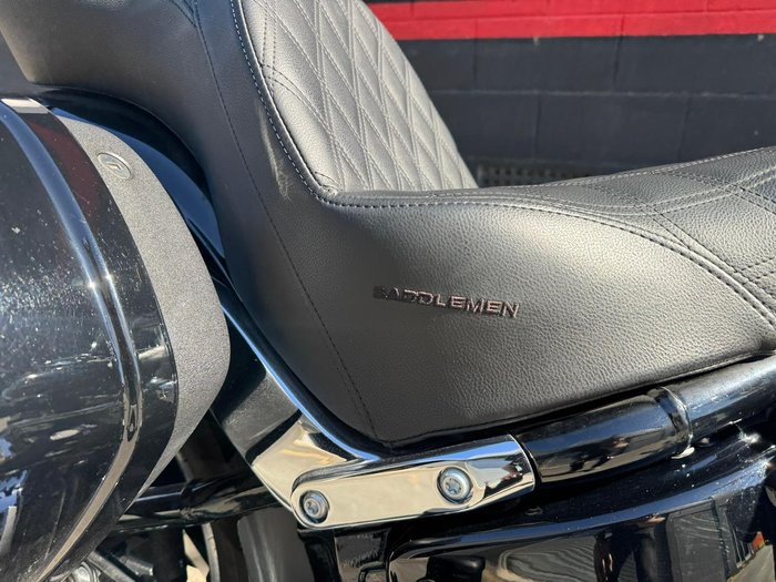 2022 Harley-Davidson Sport Glide 107 (FLSB) Softail Black