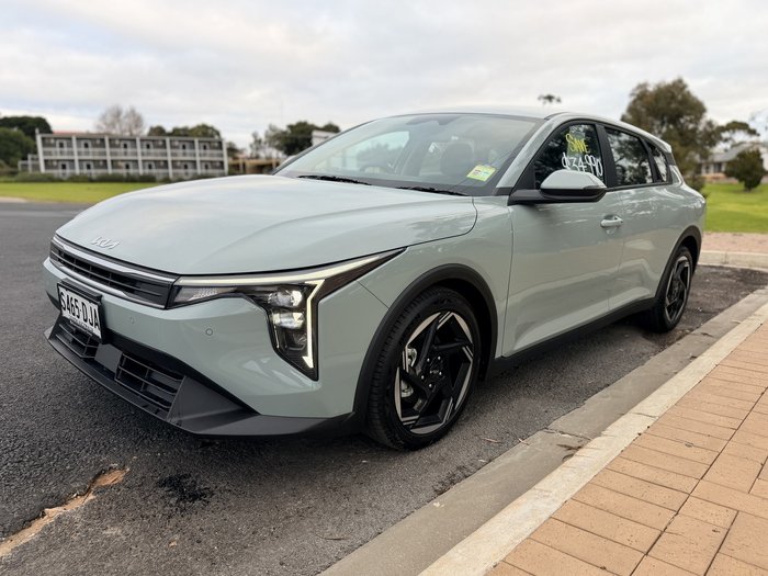 2025 Kia K4 Sport