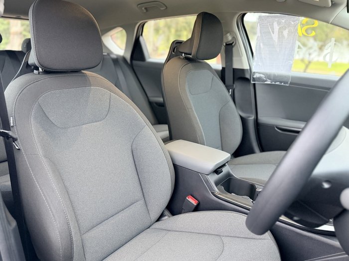 2025 Kia K4 Sport