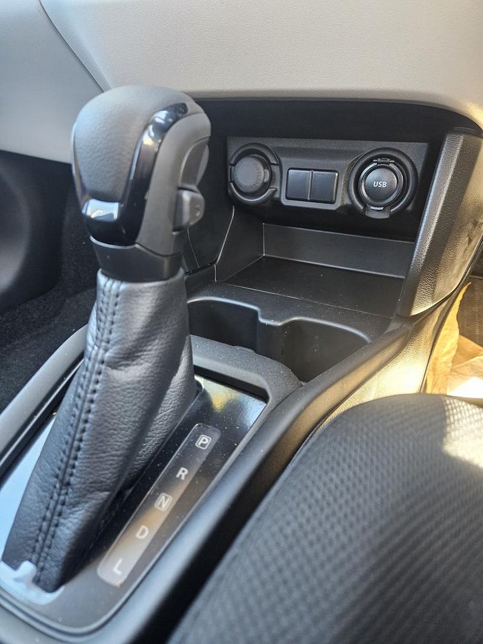 2025 Suzuki Swift Hybrid UZ Pure White