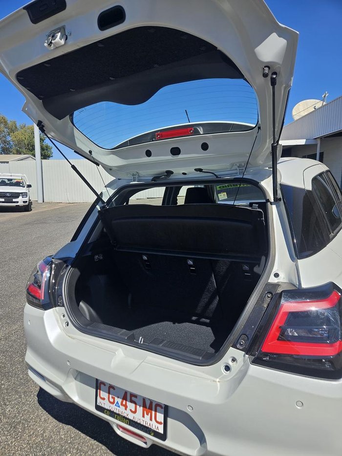 2025 Suzuki Swift Hybrid UZ Pure White