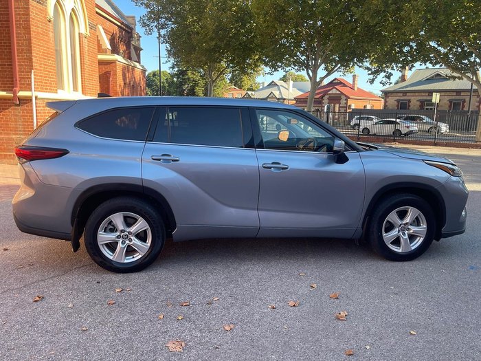 2022 Toyota Kluger GX