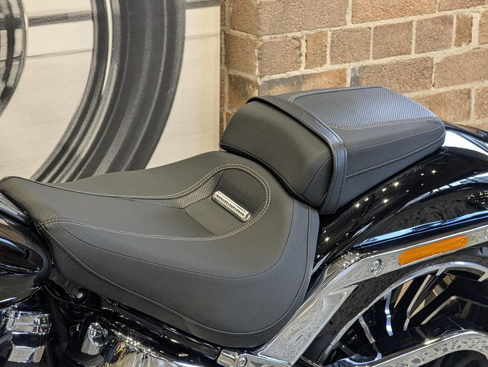 2025 Harley-Davidson Breakout 117 (FXBR) Softail Black