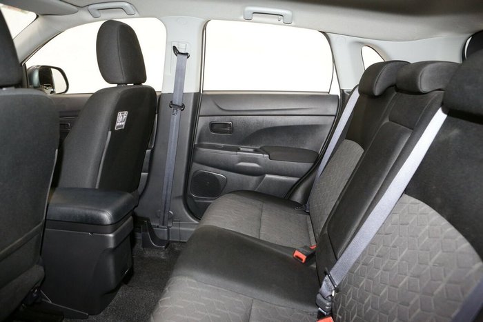 2023 Mitsubishi ASX ES