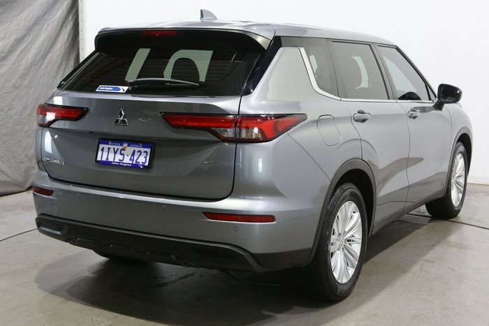 2023 Mitsubishi Outlander ES