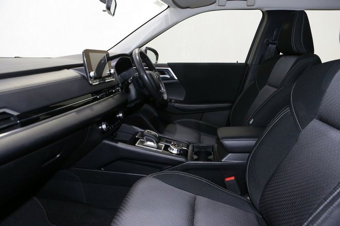2023 Mitsubishi Outlander ES