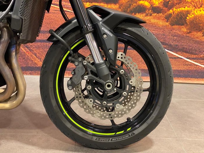 2021 Kawasaki Z900 (ZR900F) Z Grey