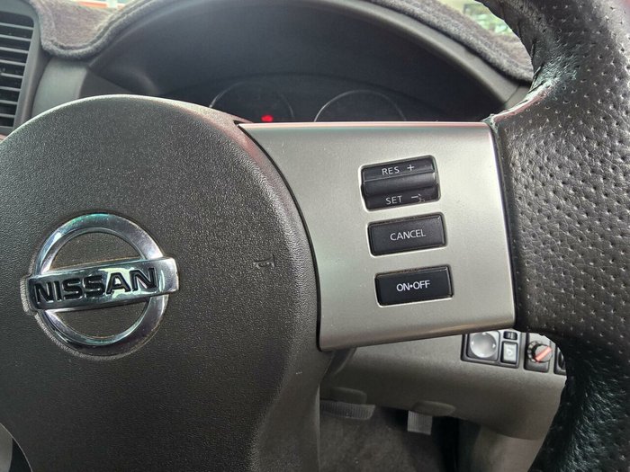 2012 Nissan Navara ST-X 550