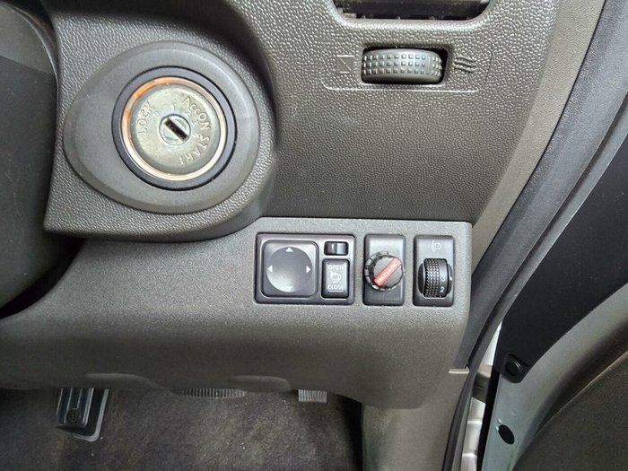 2012 Nissan Navara ST-X 550