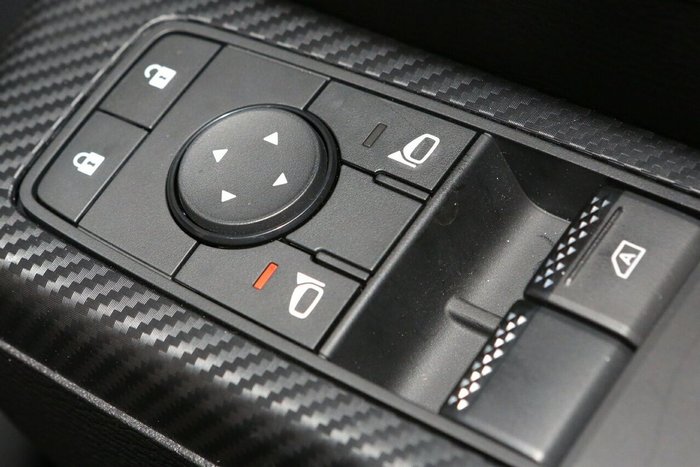 2025 Mitsubishi Triton GLX+