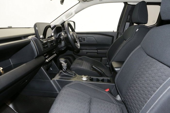 2025 Mitsubishi Triton GLX+