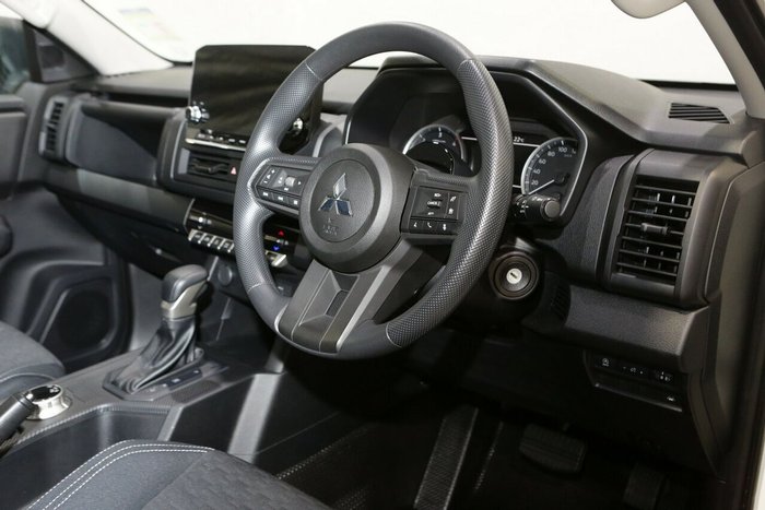 2025 Mitsubishi Triton GLX+