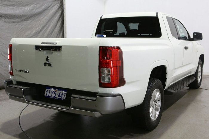 2025 Mitsubishi Triton GLX+
