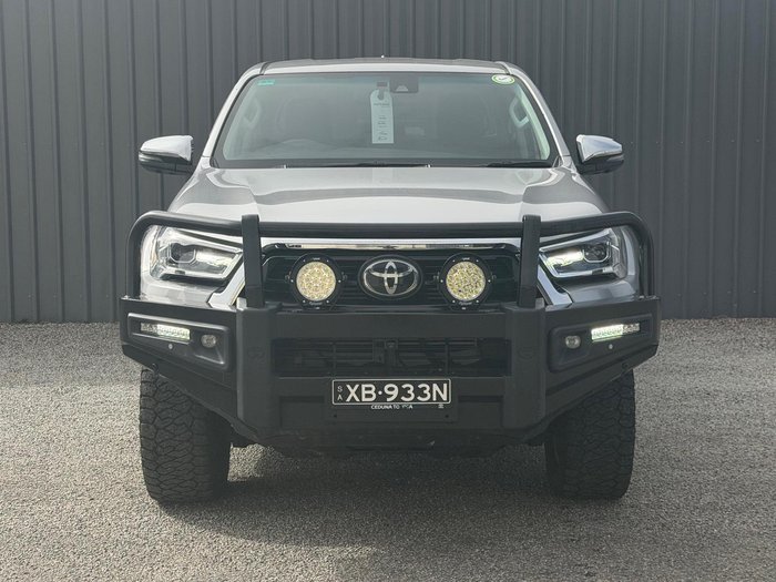 2023 Toyota Hilux SR5