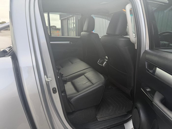 2023 Toyota Hilux SR5