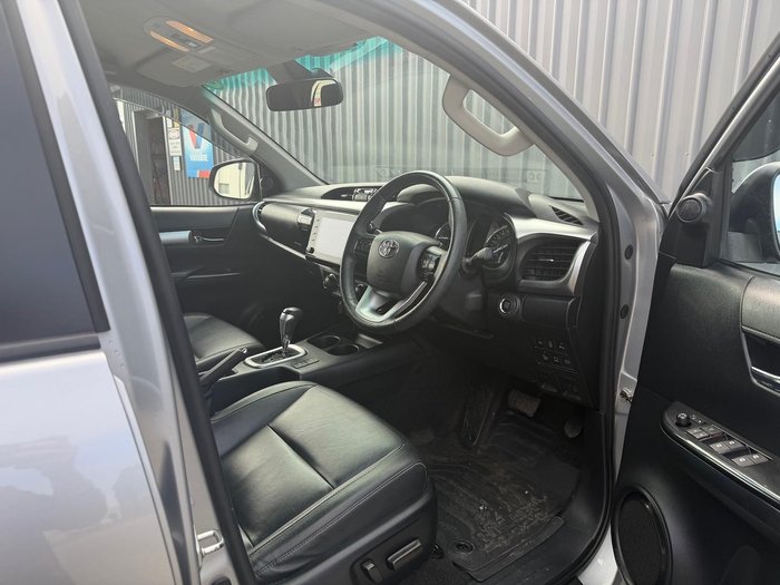 2023 Toyota Hilux SR5