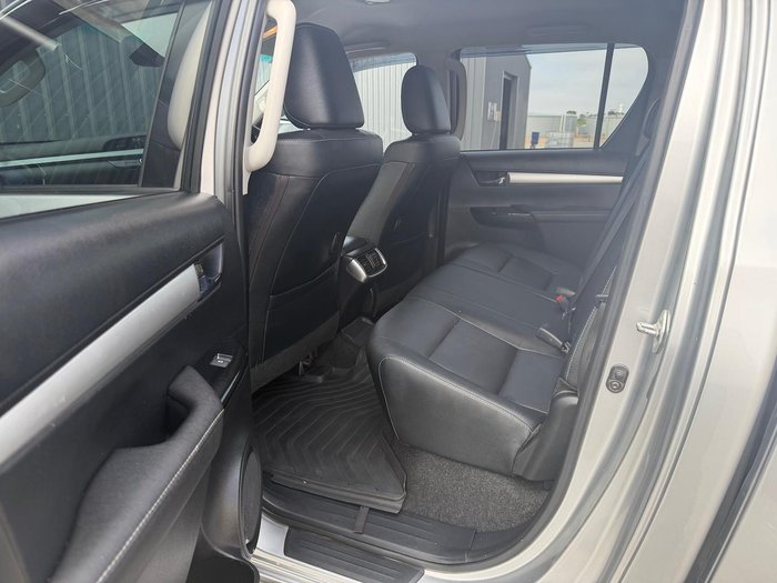 2023 Toyota Hilux SR5