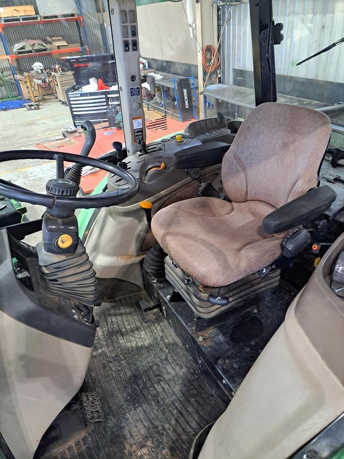 2015 John Deere 5093E Green