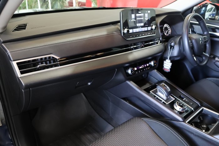 2022 Mitsubishi Outlander LS