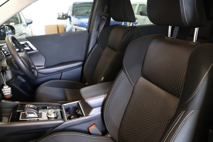 2022 Mitsubishi Outlander LS