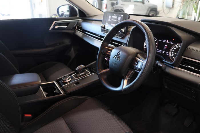 2022 Mitsubishi Outlander LS