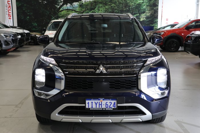 2022 Mitsubishi Outlander LS