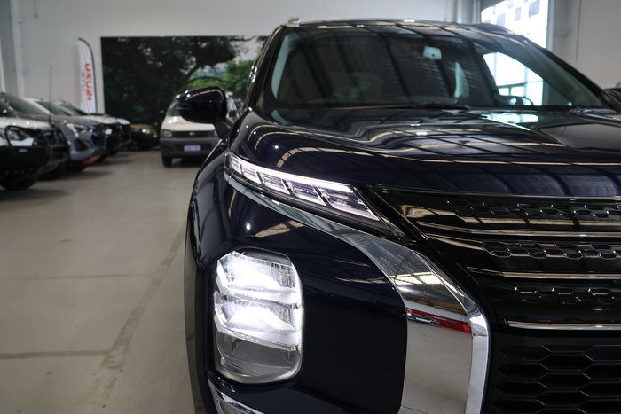 2022 Mitsubishi Outlander LS