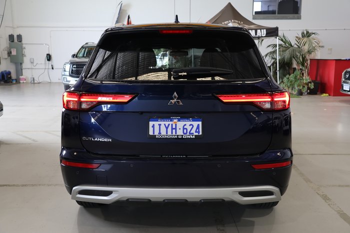 2022 Mitsubishi Outlander LS