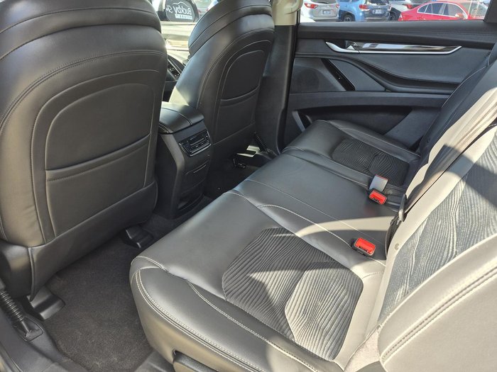 2022 LDV D90