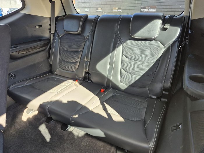 2022 LDV D90