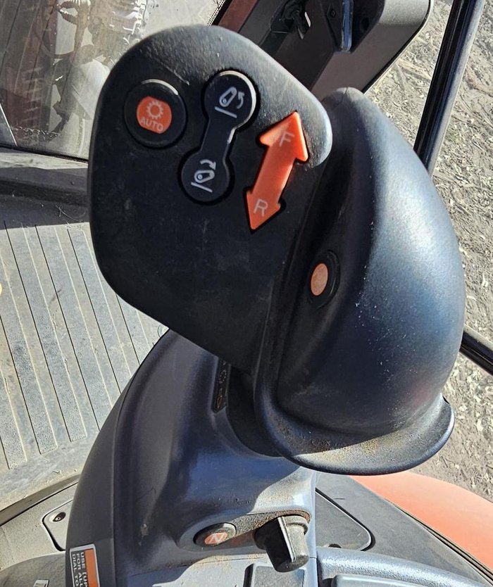 2022 TRACTOR M7-132S Deluxe Orange